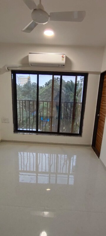 2.5 BHK Apartment For Sale in Vile Parle East