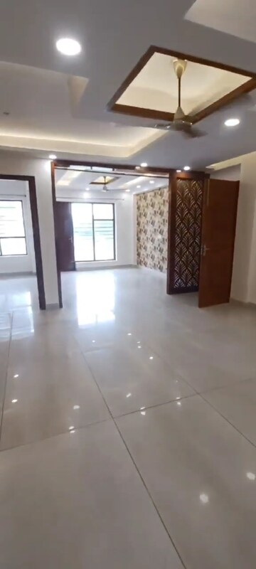 Room in 3 BHK Builder Floor at Sector 85 – for Sale