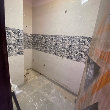 Kitchen in 3 BHK Builder Floor at Dlf Ankur Vihar – for Sale