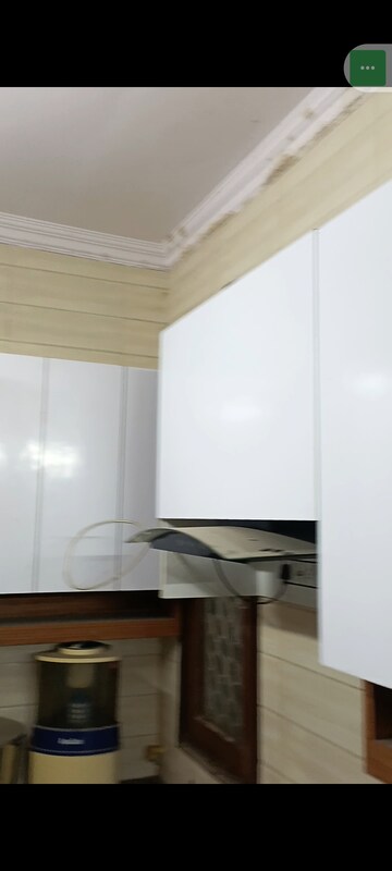 Room in 3.5 BHK Builder Floor at Laxmi Nagar – for Sale