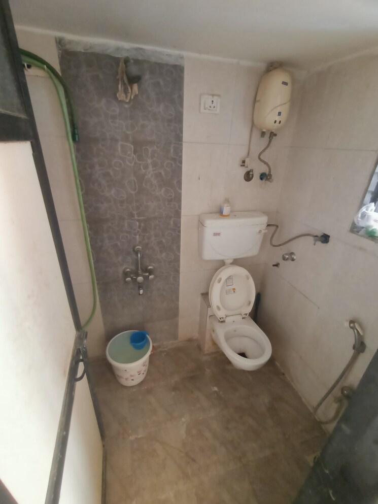 Bathroom, hdil-residency-park-1 3 Bedroom 800 Sq.Ft. Apartment In Virar West Palghar 7381302