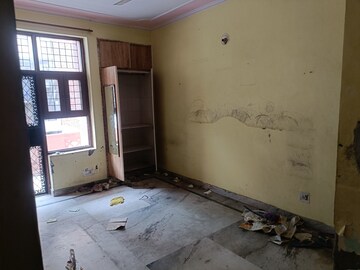 Room in 2 BHK Builder Floor at Spring Field, Sector 31 – for Sale