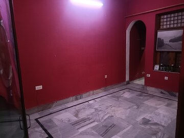 Room in 3 BHK Builder Floor at Arun Yamuna Enclave, Sector 30 – for Sale