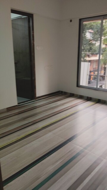 Master Bedroom in 2.5 BHK Apartment at Vile Parle East – for Sale