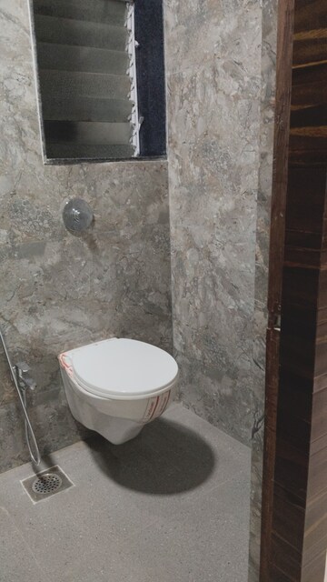 Attached Bathroom in 2.5 BHK Apartment at Vile Parle East – for Sale