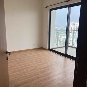 Room in 4 BHK Apartment at M3M Latitude, Sector 65 – for Sale