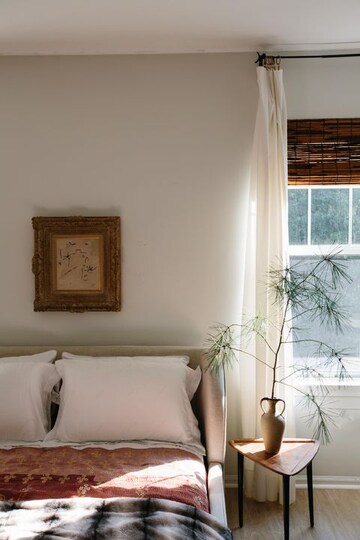 Bedroom in 4 BHK Builder Floor at Shalimar Bagh – for Sale