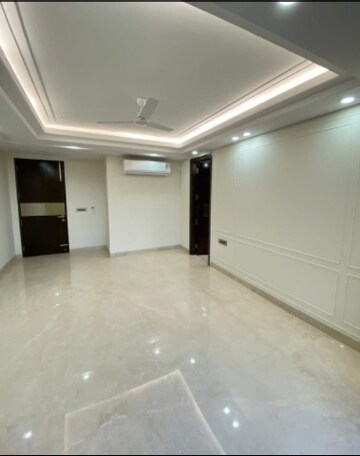 Room in 3 BHK Builder Floor at Model Town – for Sale