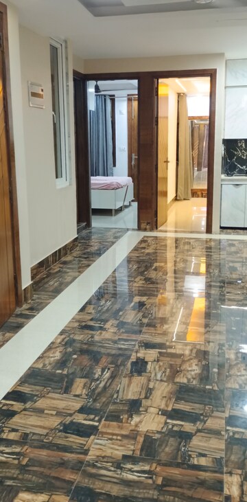 Room in 2 BHK Builder Floor at Mahavir Enclave – for Sale