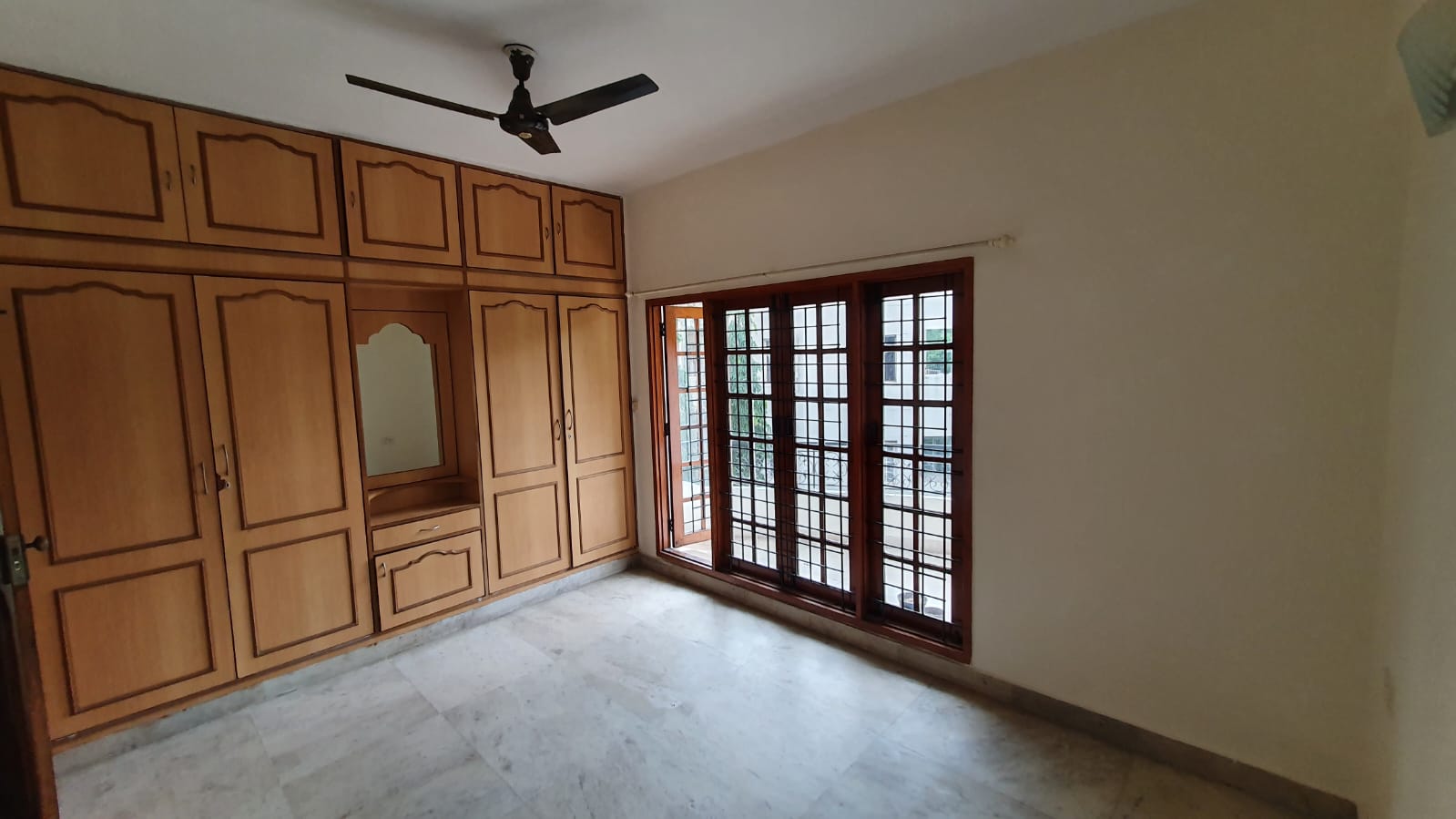 3 BHK Builder Floor For Rent in Rt Nagar Bangalore  7382345