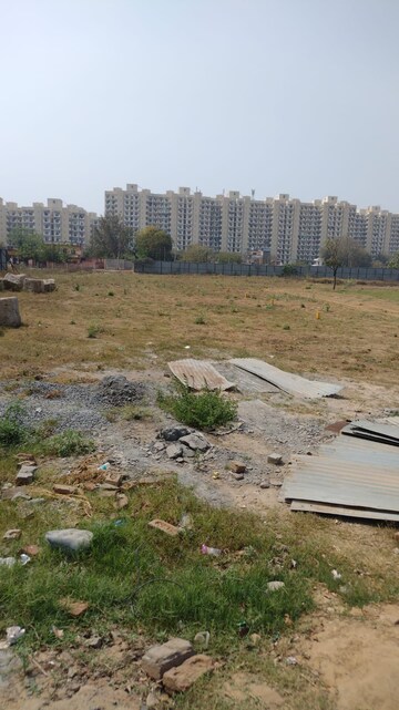Master Bedroom in 2 BHK Apartment at Pareena Hanu Residency, Sector 68 – for Sale