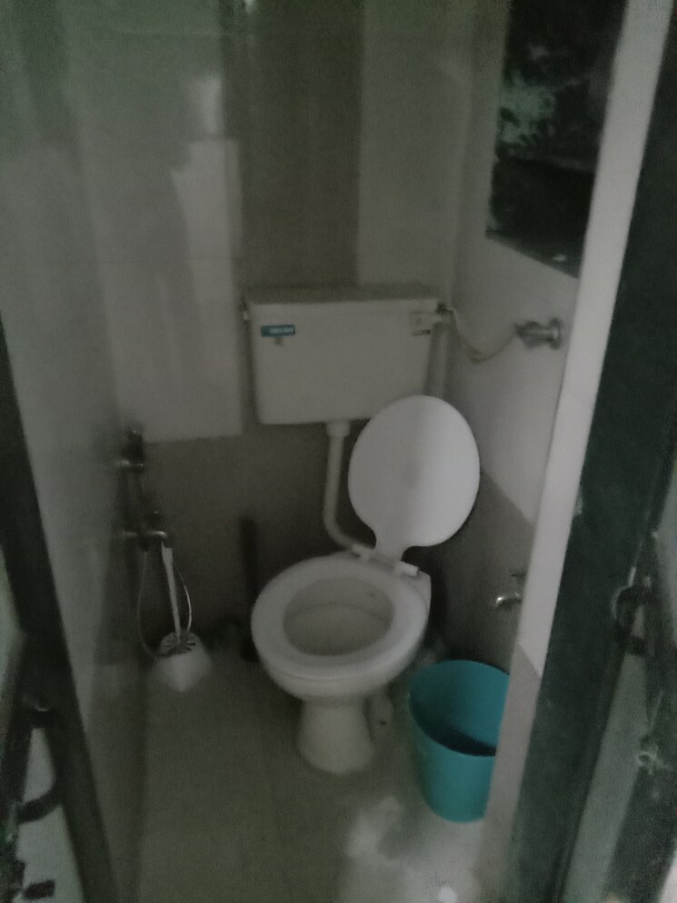 Bathroom, shalimar-chs-vashi 1 Bedroom 400 Sq.Ft. Apartment In Vashi Sector 9 Navi Mumbai 7382432