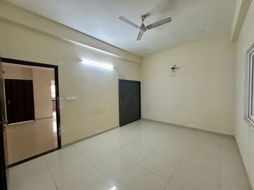 Room in 6 BHK Independent House at Gandhi Path – for Sale