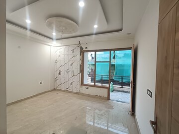 Room in 4 BHK Builder Floor at Green Fields Colony – for Sale