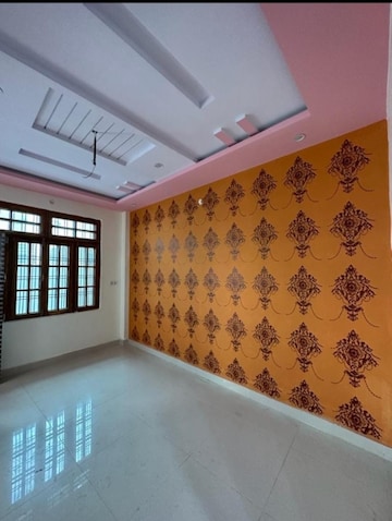 Room in 2 BHK Independent House at Sultanpur Road – for Sale