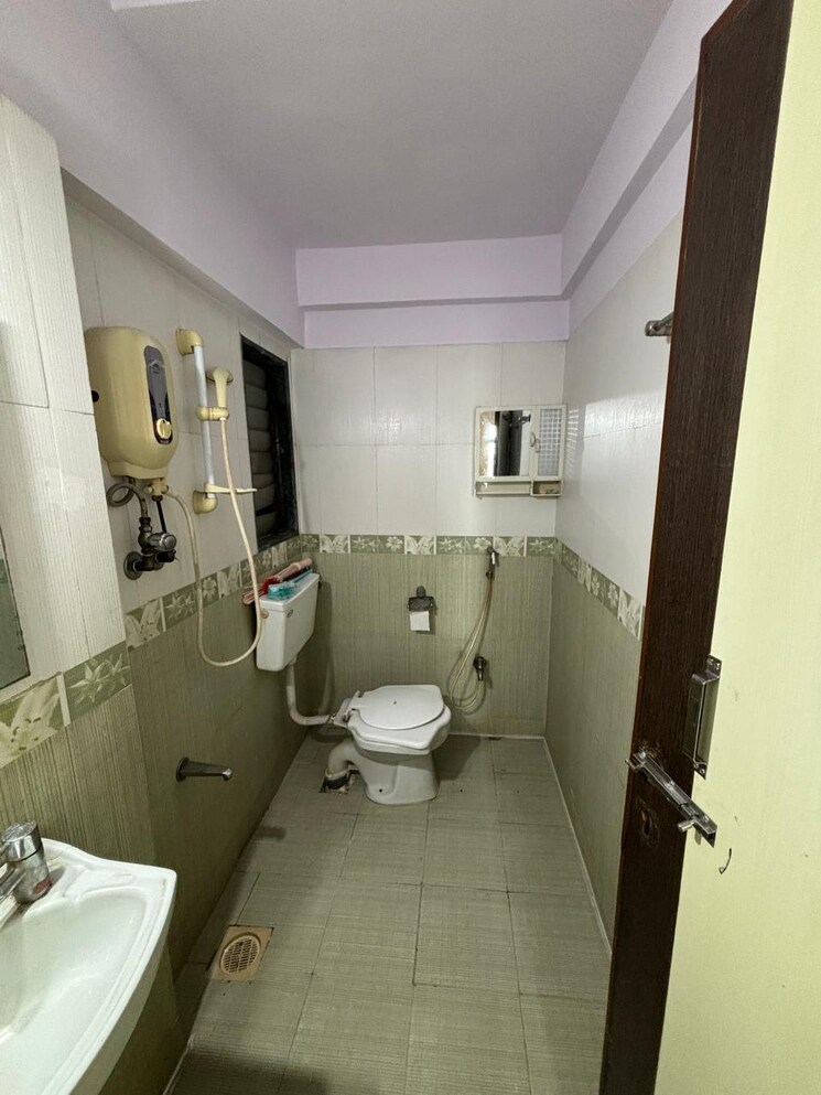Bathroom, mahavir-platinum-chs-ltd 2 Bedroom 850 Sq.Ft. Apartment In Govandi East Mumbai 7382786