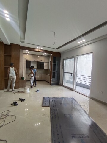 Parking in 4 BHK Builder Floor at Green Fields Colony – for Sale