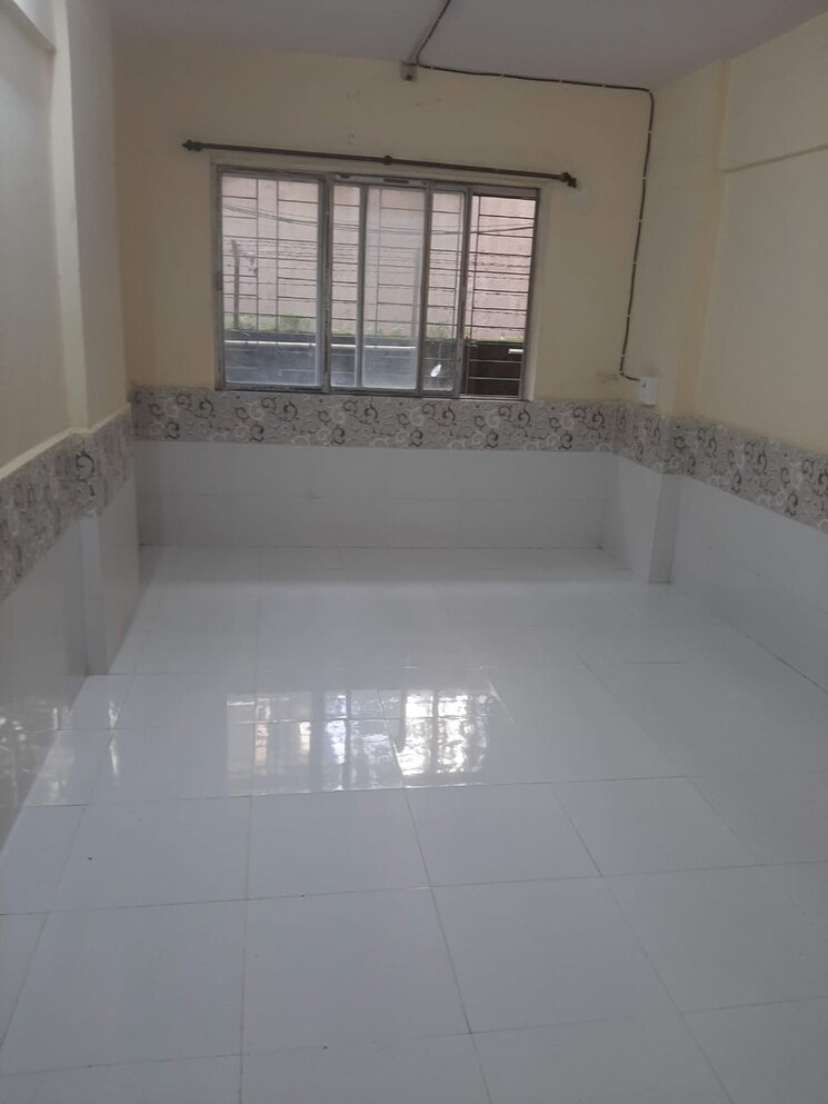 Room, yash-anand-chs 1 RK 390 Sq.Ft. Apartment In Naupada Thane 7383383