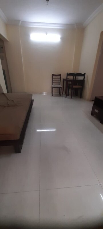 Room in 4 BHK Apartment at Raheja Reflections Odyssey, Kandivali East – for Sale