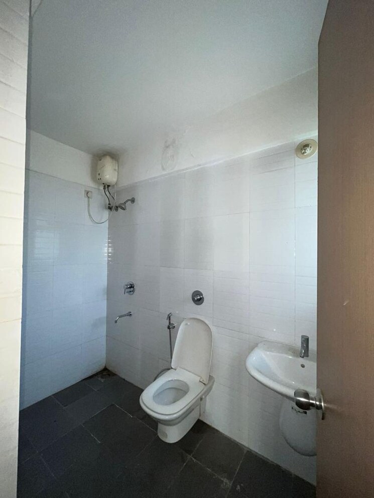 Bathroom, lodha-palava-casa-bella 2 Bedroom 918 Sq.Ft. Apartment In Dombivli East Thane 7383732