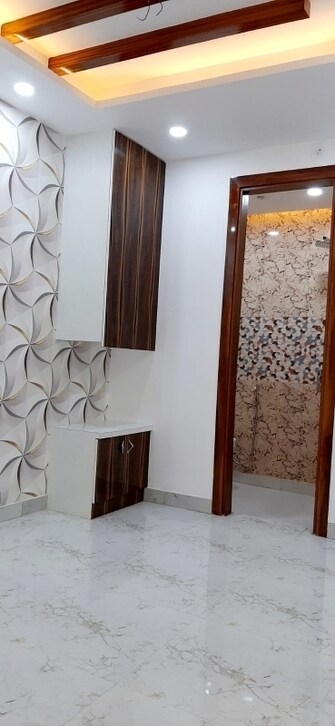 1 BHK Builder Floor For Resale in Chanakya Place Delhi  7384519