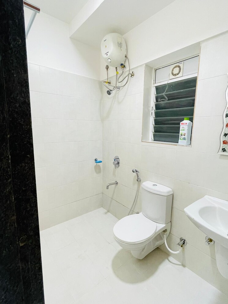 Bathroom, srs-you57 2 Bedroom 645 Sq.Ft. Apartment In Hinjewadi Pune 7384612