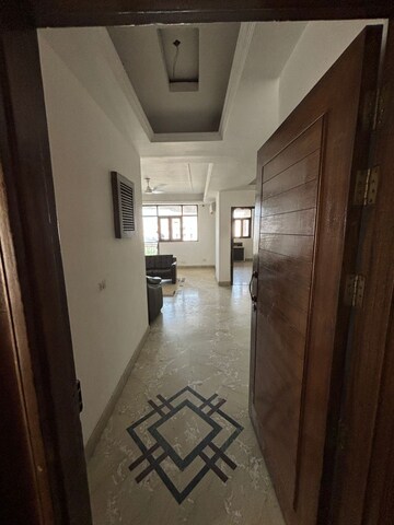 Building Lobby in 3 BHK Apartment at Eros Rosewood City, Sector 49 – for Sale