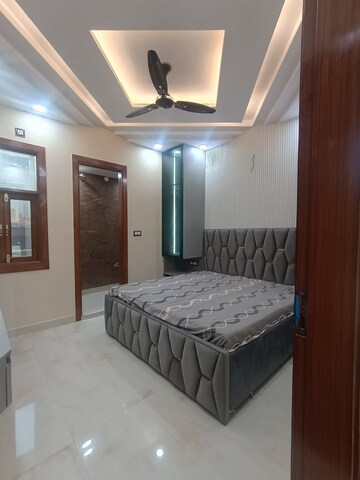 Furnished Amenities in 3 BHK Builder Floor at Uttam Nagar – for Sale