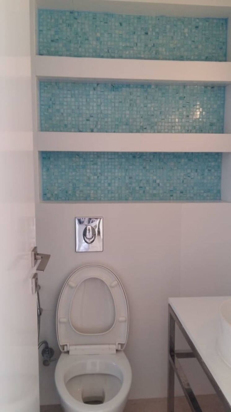 Bathroom, lodha-fiorenza 4 Bedroom 2300 Sq.Ft. Apartment In Goregaon East Mumbai 7384901