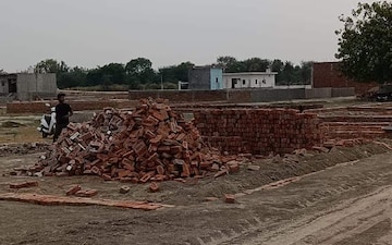 Plot For Sale in Bhopani Village