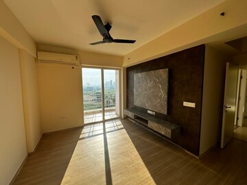 Room in 3 BHK Apartment at DLF Regal Gardens, Sector 90 – for Sale