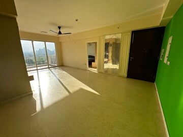 Room in 3 BHK Apartment at DLF Regal Gardens, Sector 90 – for Sale