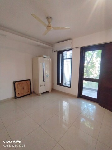 Room in 3 BHK Apartment at Emaar The Palm Drive-Palm Studios, Sector 66 – for Sale