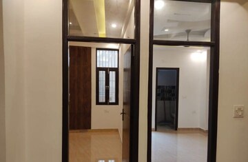 Room in 3 BHK Apartment at Pioneer Park Phase 1, Sector 61 – for Sale