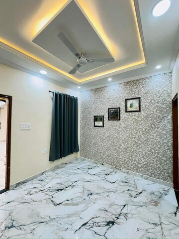 Bedroom in 3 BHK Independent House at Telibagh – for Sale