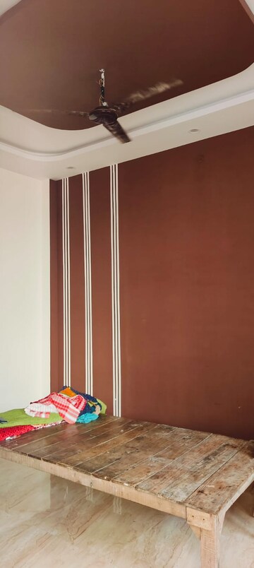 Room in 2 BHK Independent House at Deva Road – for Sale