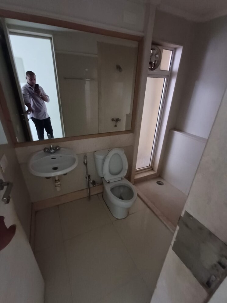 Bathroom, hiranandani-iris 3 Bedroom 1350 Sq.Ft. Apartment In Manpada Thane 7385383