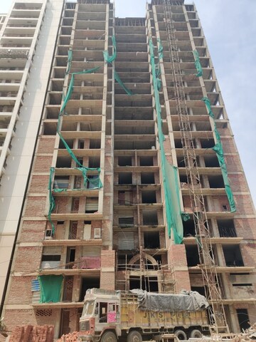3.5 BHK Apartment For Sale in Gomti Nagar