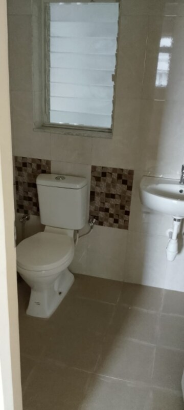 Bathroom in 1 BHK Apartment at Mahindra Happinest Kalyan, Kalyan West – for Sale