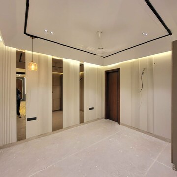 Room in 4 BHK Builder Floor at Unitech South City II, South City 2 – for Sale