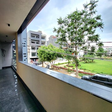 Balcony in 4 BHK Builder Floor at Unitech South City II, South City 2 – for Sale