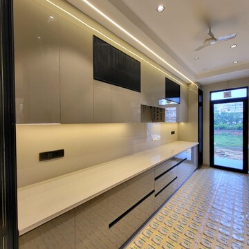 Bedroom in 4 BHK Builder Floor at Unitech South City II, South City 2 – for Sale