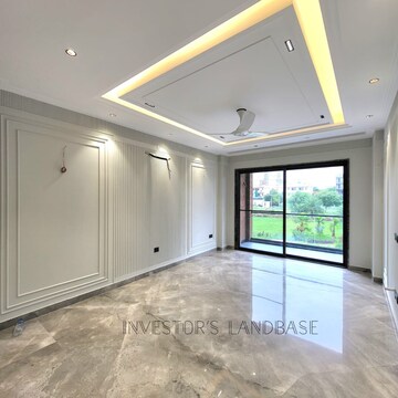 Room in 4 BHK Builder Floor at Unitech South City II, South City 2 – for Sale