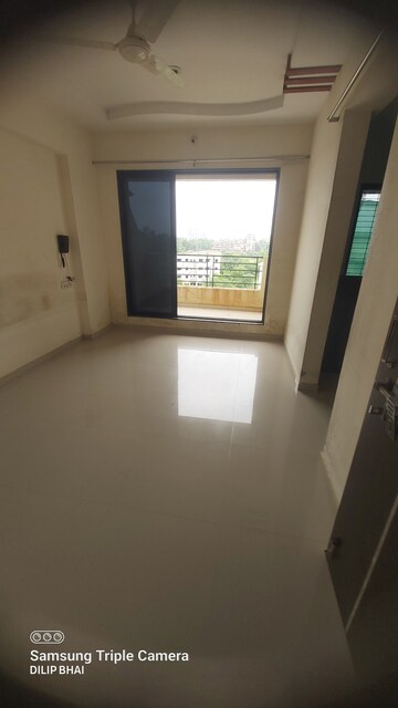Room in 1 BHK Apartment at Rucha Vatika, Titwala – for Sale