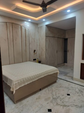 Bedroom in 3.5 BHK Apartment at Royal Towers Noida, Sector 61 – for Sale