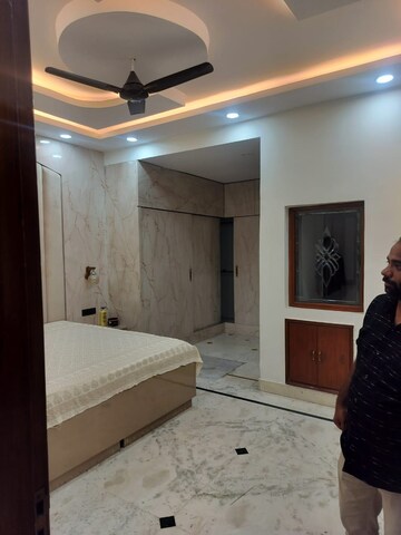 Bedroom in 3.5 BHK Apartment at Royal Towers Noida, Sector 61 – for Sale