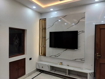 Kitchen in 3.5 BHK Apartment at Royal Towers Noida, Sector 61 – for Sale