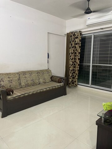 Bedroom in 5 BHK Apartment at Windsor Tower, Andheri West – for Sale