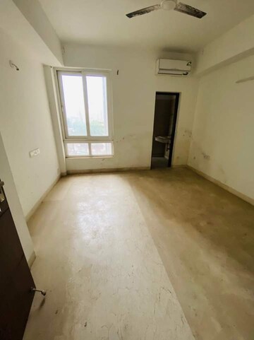 Room in 4 BHK Apartment at Puri Diplomatic Greens Villas, Sector 111 – for Sale