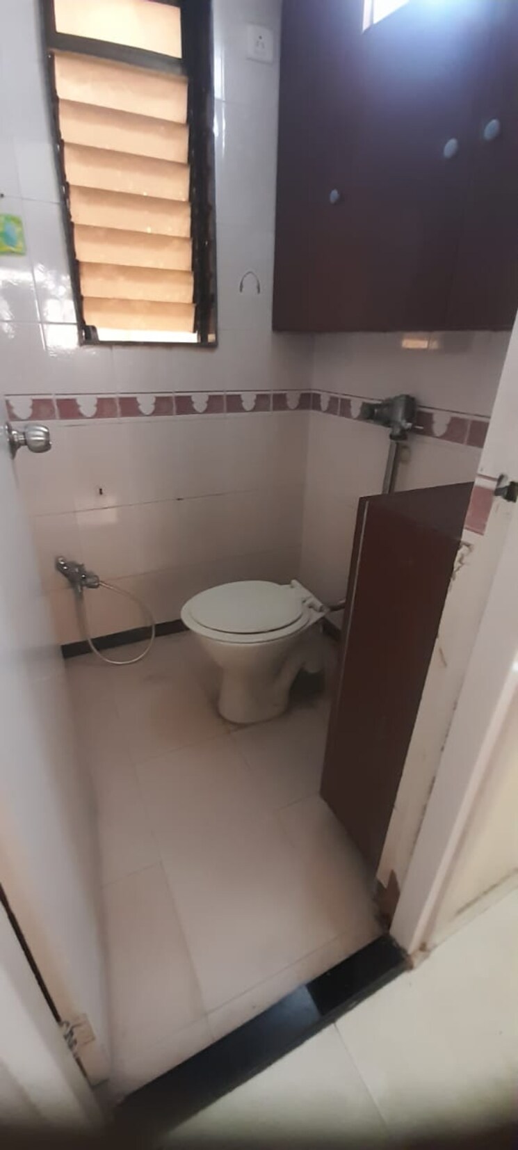 Bathroom, gayatri-shivam-apartment 2 Bedroom 1000 Sq.Ft. Apartment In Kandivali East Mumbai 7386183